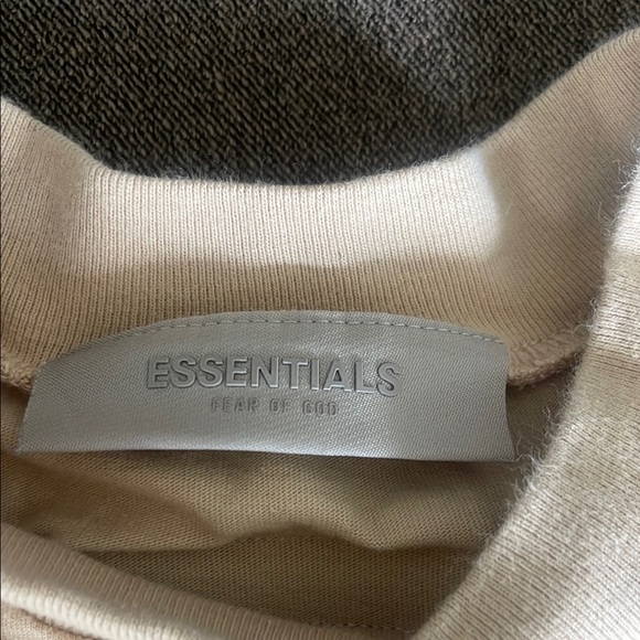 Essentials Cream T-Shirt never used - Picture 4 of 4